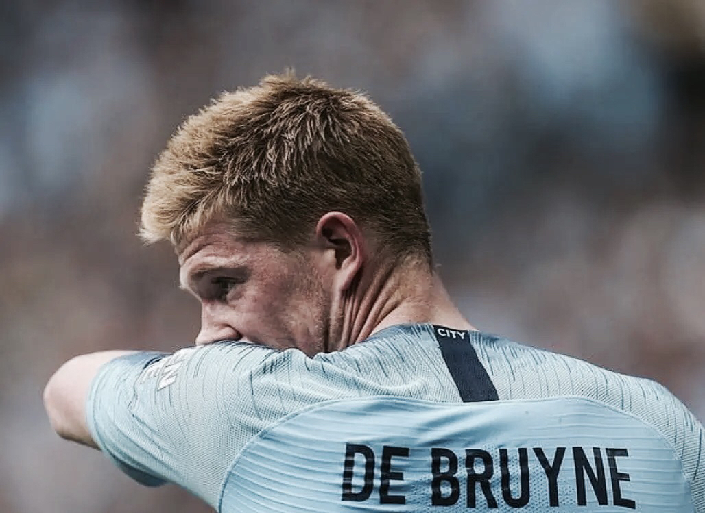 洛杉矶快船负于森林狼，经历逆转五连胜，森林狼展现顽强斗志，快船失误多，火力不足。（森林狼逆转击败快船，终结其五连胜，快船失误偏多火力不济）