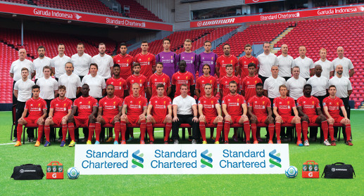 感谢恩师，出自崇明基地的海港球员将奖牌挂在徐根宝脖子上（致敬恩师，海港崇明出身球员将奖牌挂在徐根宝颈间）