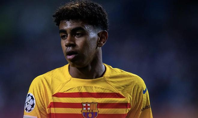 “苏超”决赛进行在即，人民海军泰州舰、南通舰为主队加油（“苏超”决赛在即，人民海军泰州舰、南通舰为主队助威）