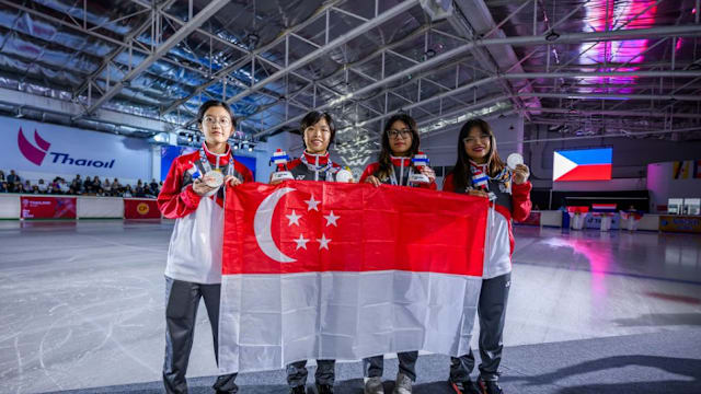 欧冠半场：克瑙夫打破僵局，法兰克福1-0巴塞罗那（欧冠半场战报：克瑙夫先开纪录，法兰克福暂1-0领先巴萨）