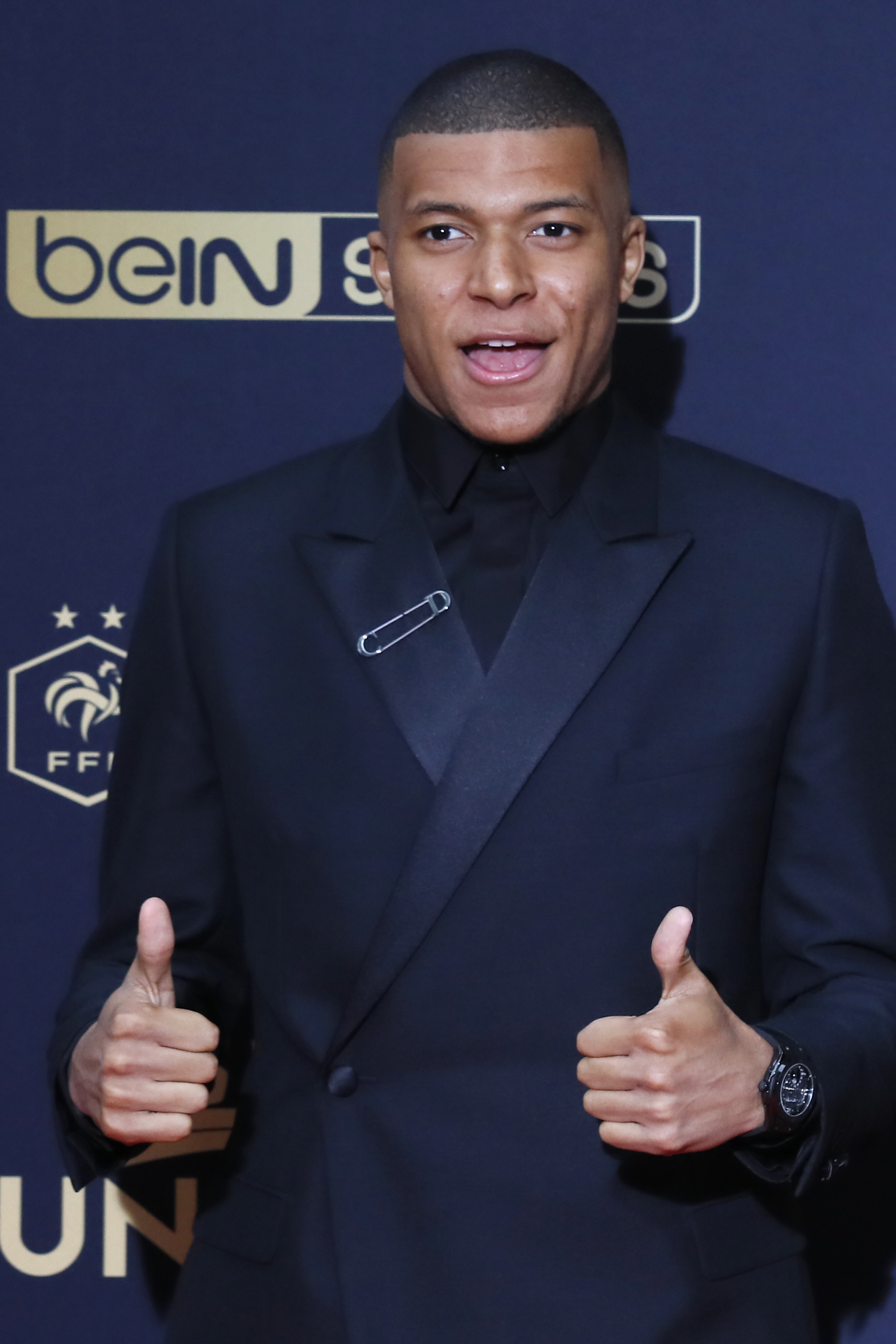 21分钟怒砍0分0板！辽篮天才后卫隐身：郭士强后悔让他进国家队？（21分钟交出0分0板，辽篮天才后卫迷失：郭士强会为国家队征召感到后悔吗？）